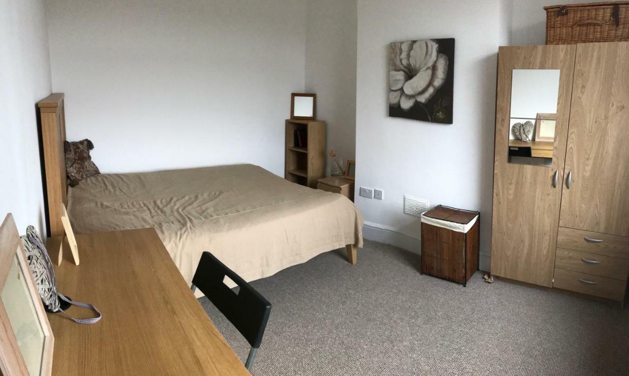 Beautiful Home, 3 Bedroom House Near Alton Towers, Wedgwood Museum, Universities 뉴캐슬언더라임 외부 사진