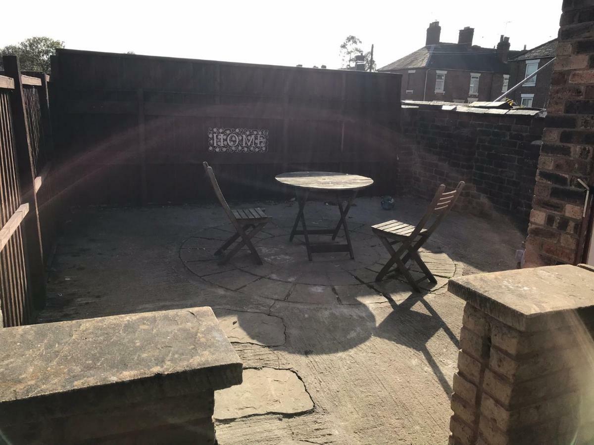 Beautiful Home, 3 Bedroom House Near Alton Towers, Wedgwood Museum, Universities 뉴캐슬언더라임 외부 사진