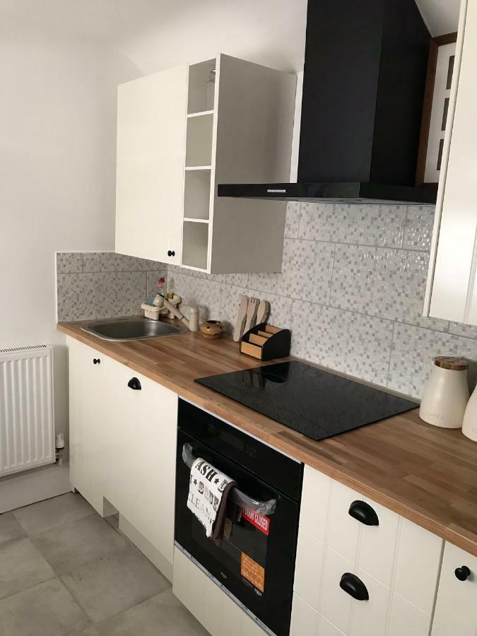 Beautiful Home, 3 Bedroom House Near Alton Towers, Wedgwood Museum, Universities 뉴캐슬언더라임 외부 사진